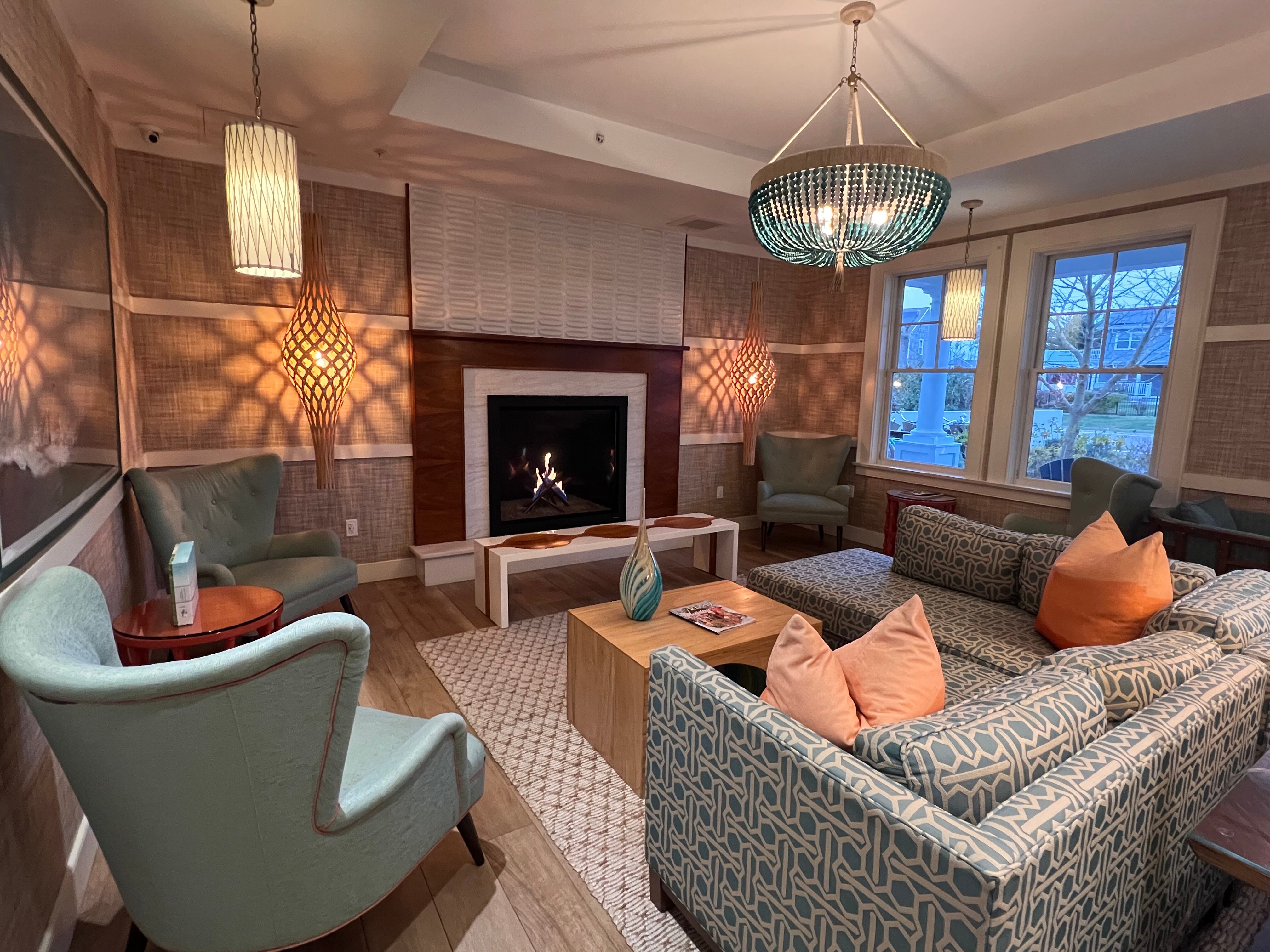 The Break Hotel-官方