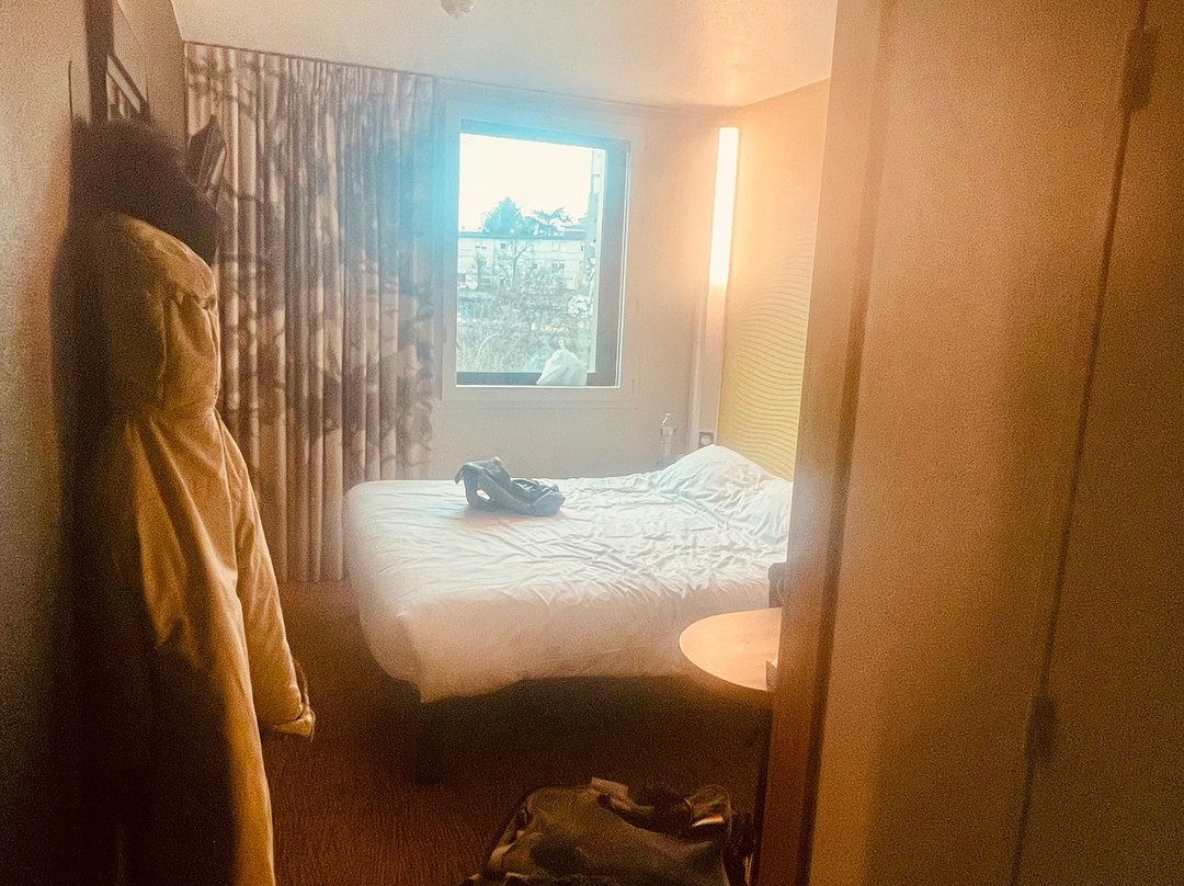 巴黎门德利拉斯住宿加早餐酒店主图