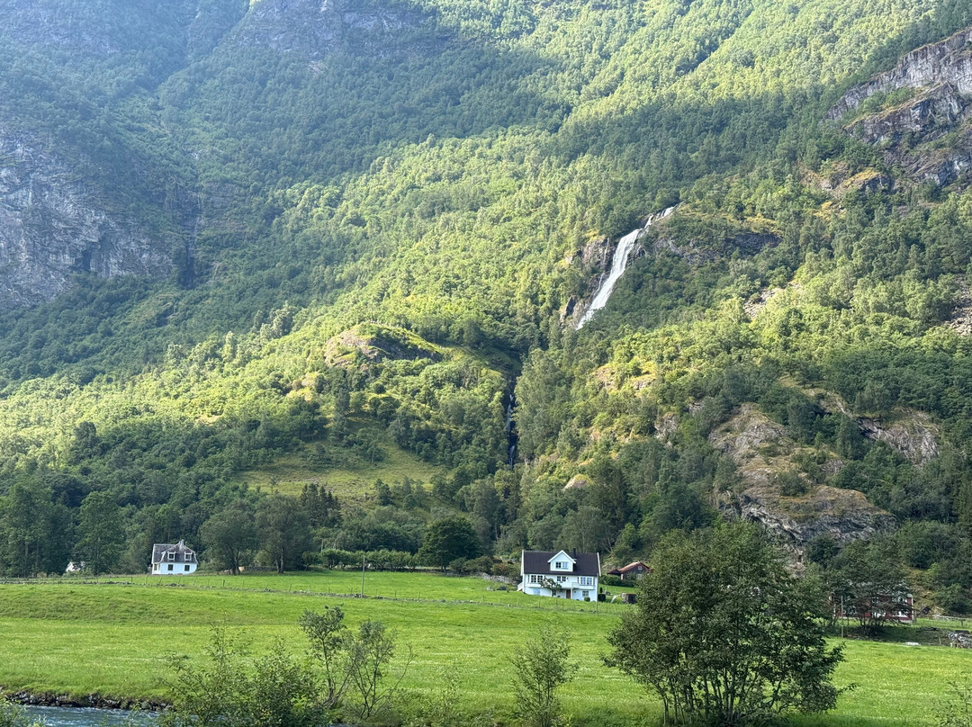 Brekkefossen-弗洛姆必去景点