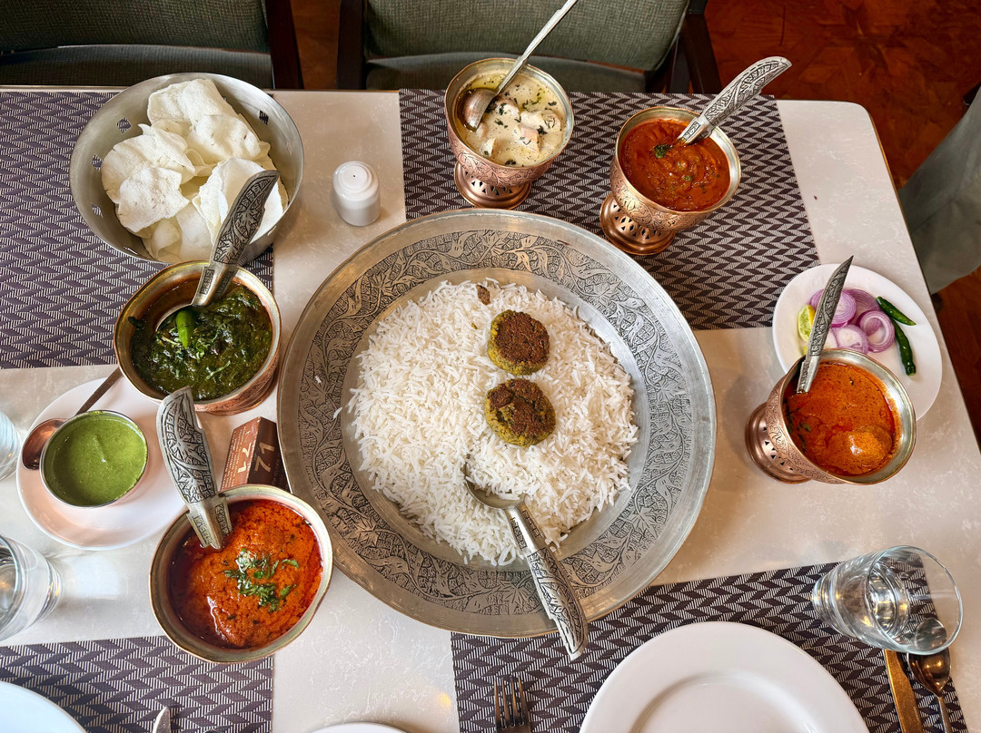 Cloves Restaurant, Khyber Hotel, Gulmarg主图