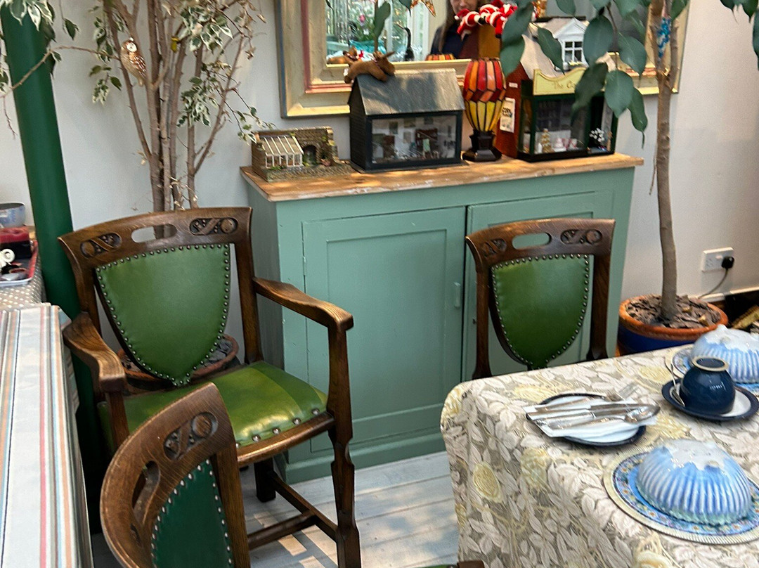 Chalk & Cheese主图