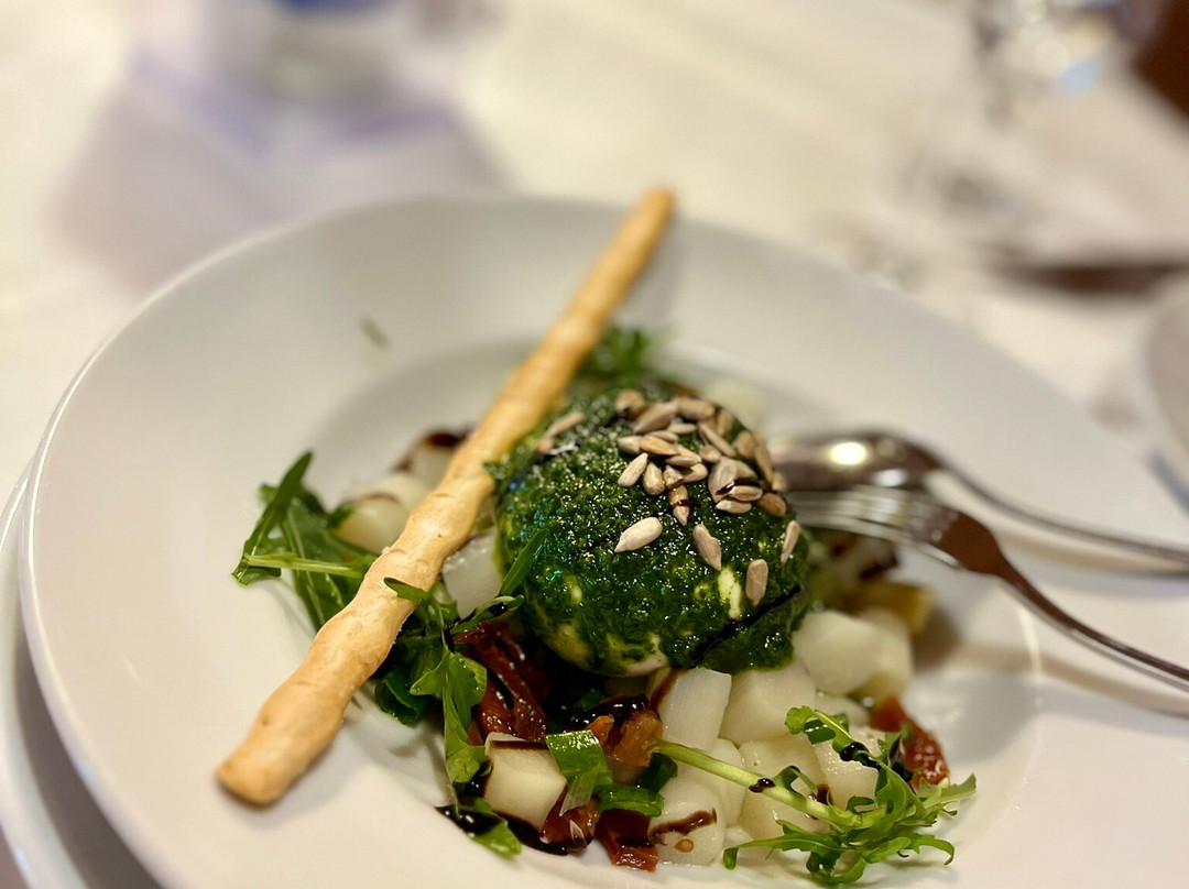 厄贝尔酒店主图