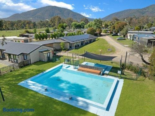 Snobs Creek Holiday Park