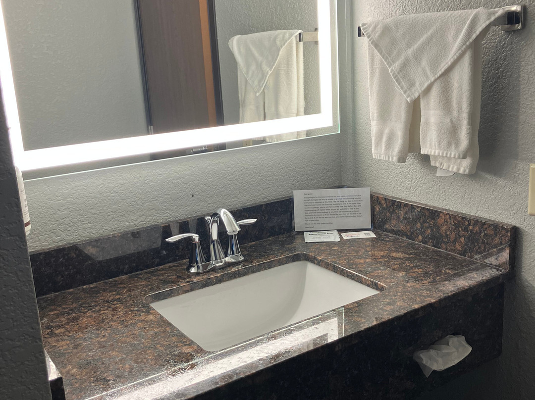 AmericInn by Wyndham Monroe主图