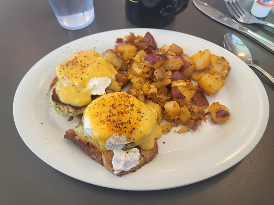 Eggs Up Grill