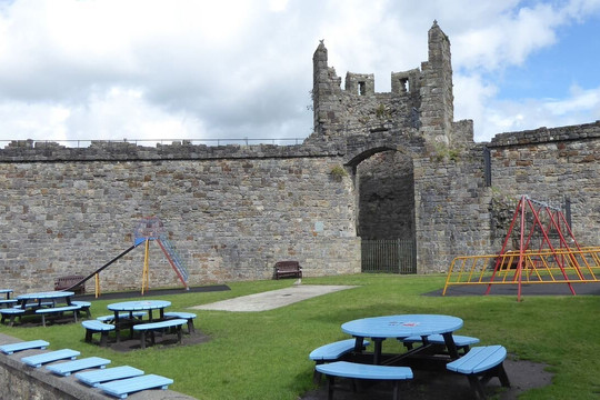 Caernarfon Town Walls-卡那封必去景点