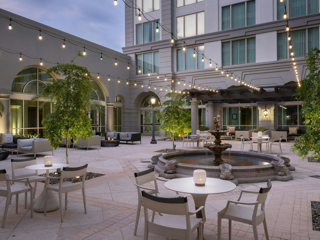 坦帕国际广场万丽酒店