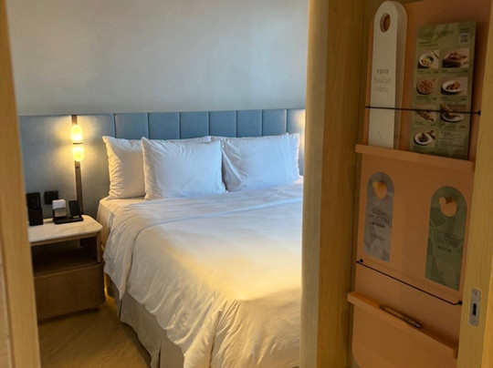 The Royal Garden Hotel主图