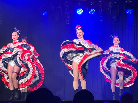 Cabaret La Plume Rouge-La Chapelle-des-Marais必去景点