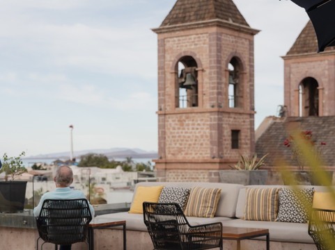 拉巴斯大教堂酒店主图