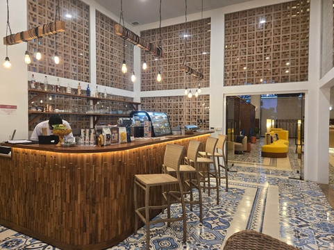 The Break At Ashta Café And Bar