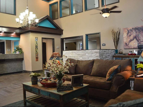 阿德莫尔I-35温德姆呗盟酒店主图