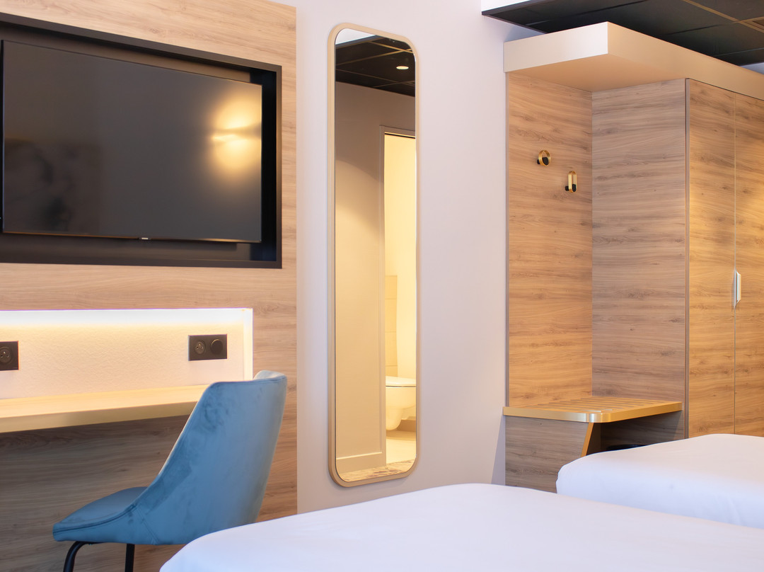 法国卡奥尔布里特酒店主图