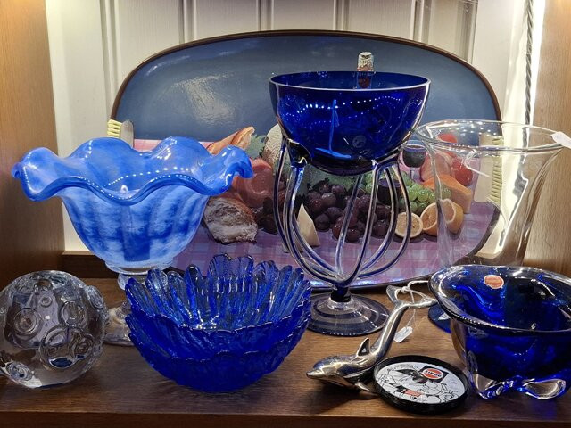 Örnens Antikt, Konst & Kuriosa