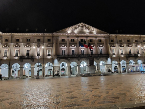 Piazza Emile Chanoux-奥斯塔必去景点