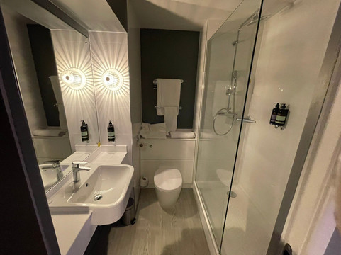 北加帝夫普瑞米尔酒店主图