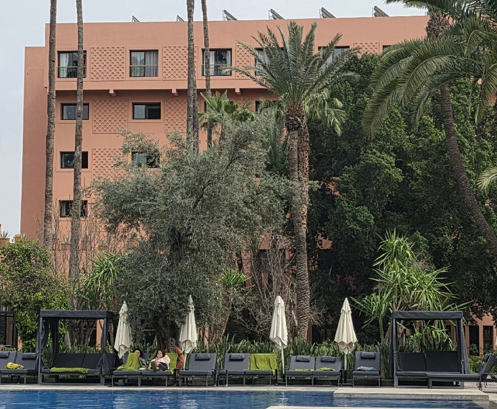 肯兹玫瑰园酒店主图