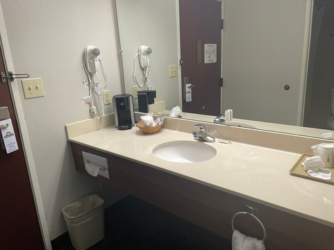 诺顿戴斯酒店主图