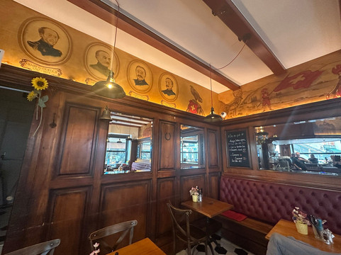 Brasserie Les 100 Suisses