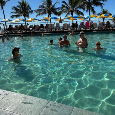 圣廷山度假村-全包-泳池