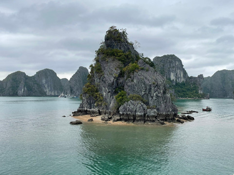 Cat Ba Ocean Cruises-广宁省必去景点