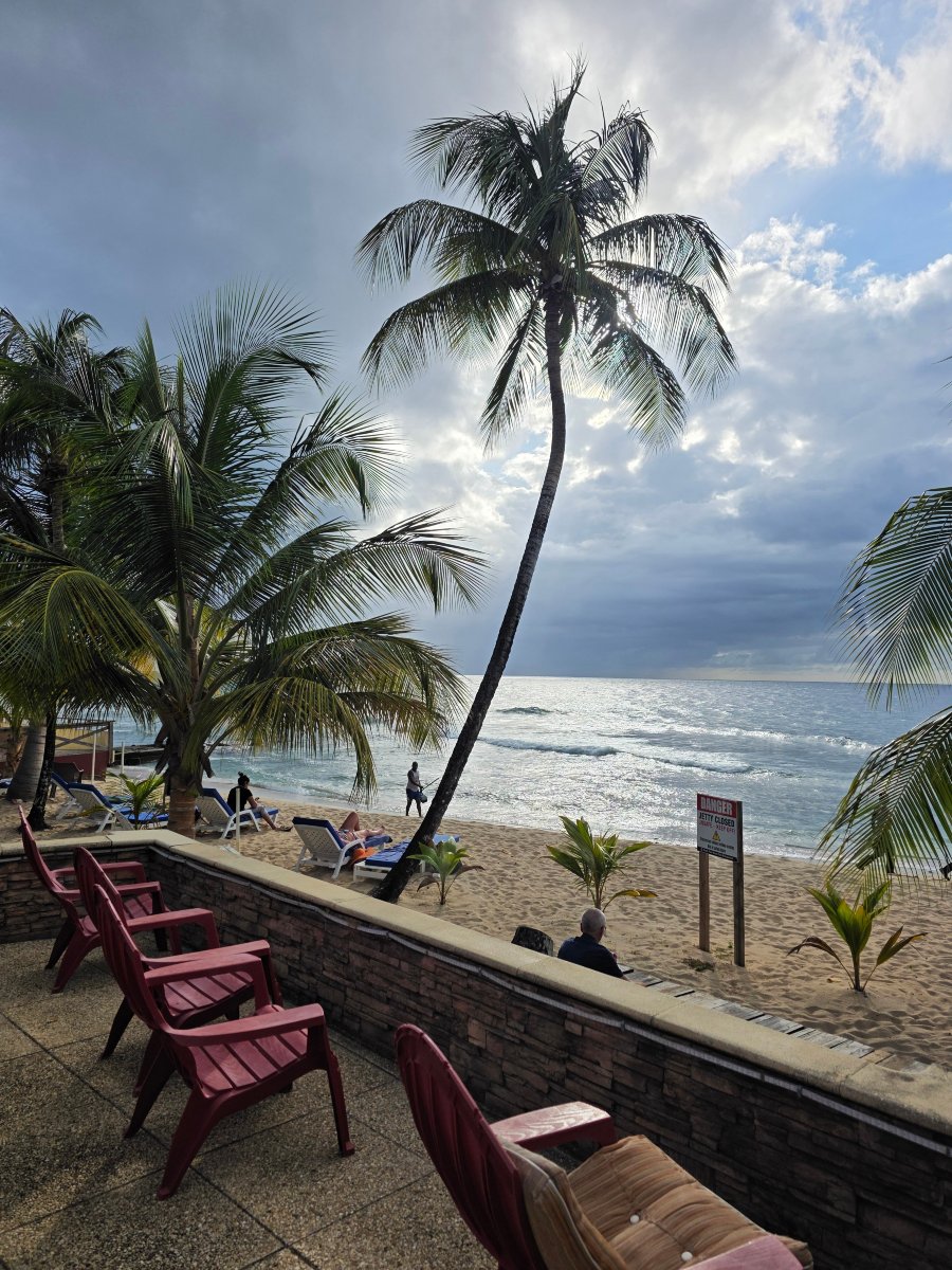 Sandy Point Beach Club-官方