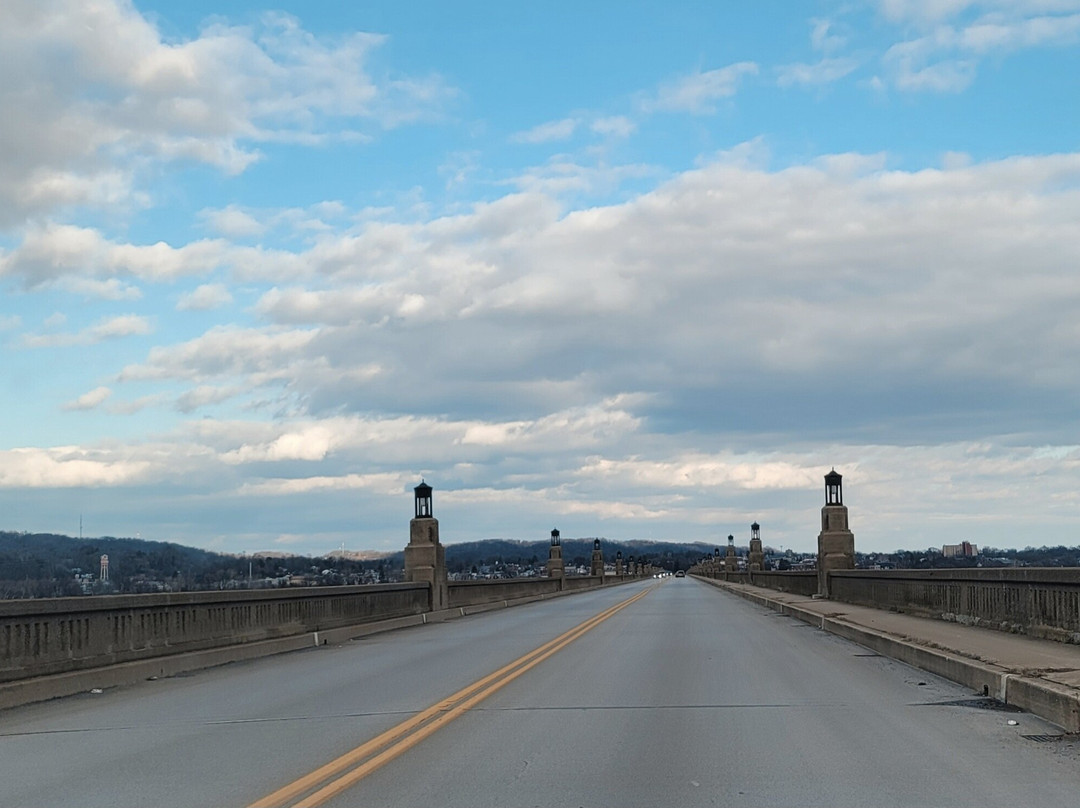 Veterans Memorial Bridge