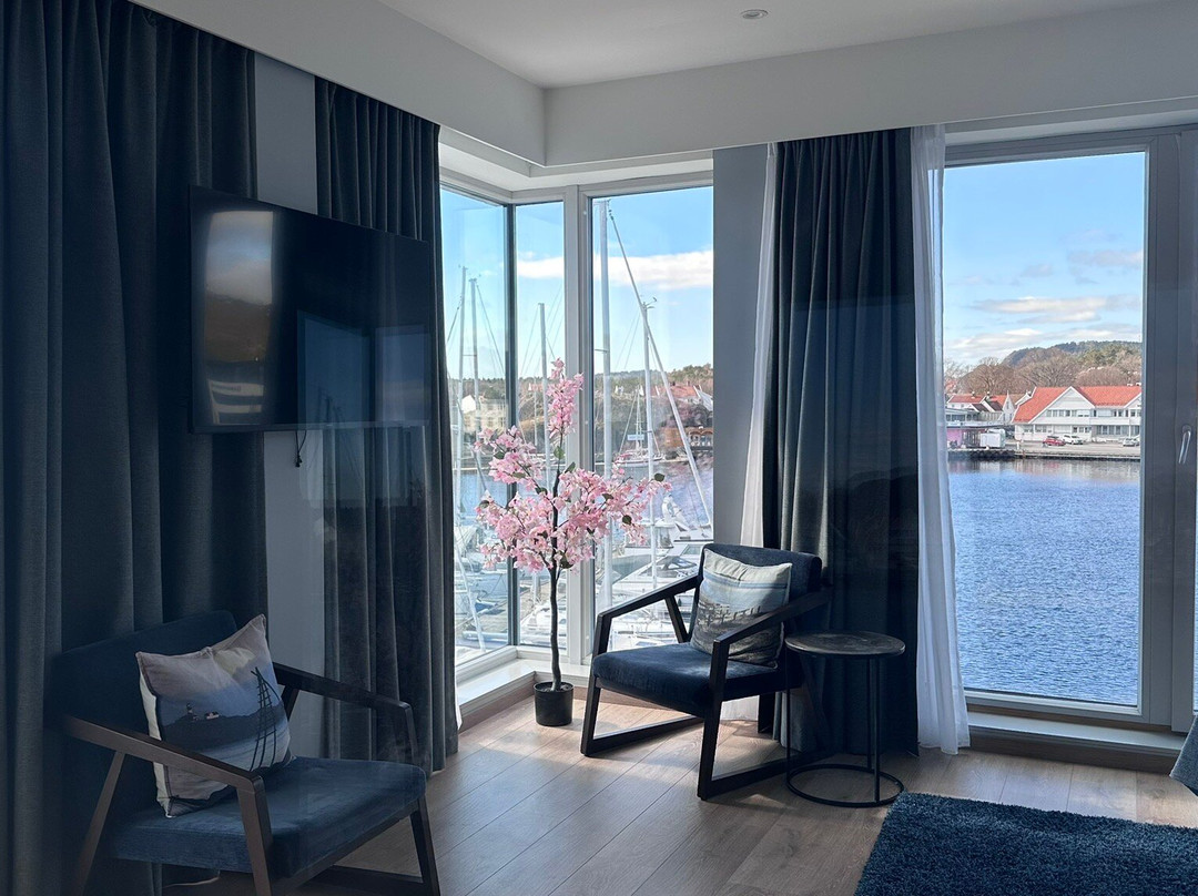 曼达尔酒店主图