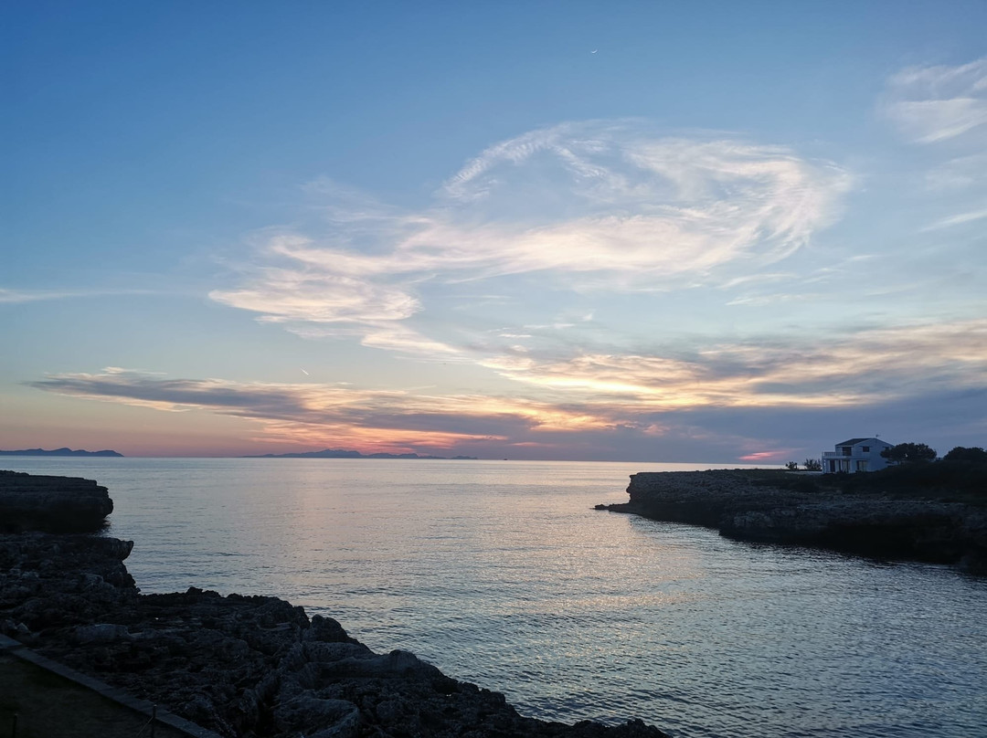 Cala Blanca Beach-卡拉布兰卡必去景点