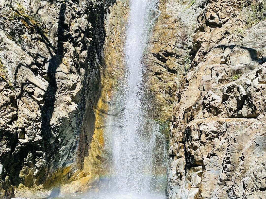 Millomeris Waterfall-帕拉翠斯必去景点