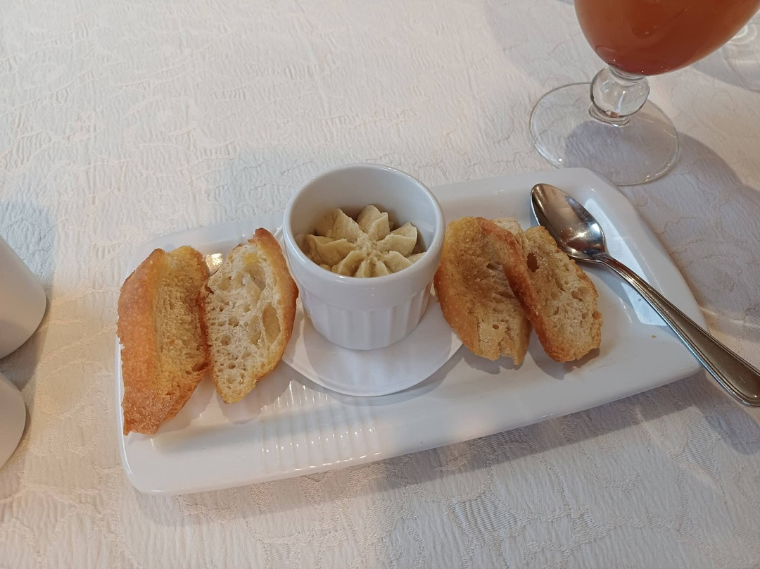 湖泊酒店主图