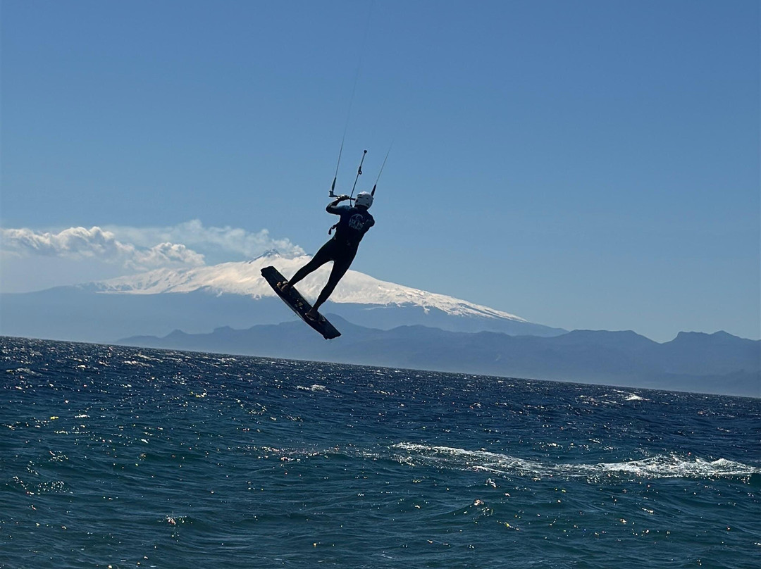 Blue Tribe Kitesurf & Wingfoil School-Pellaro必去景点