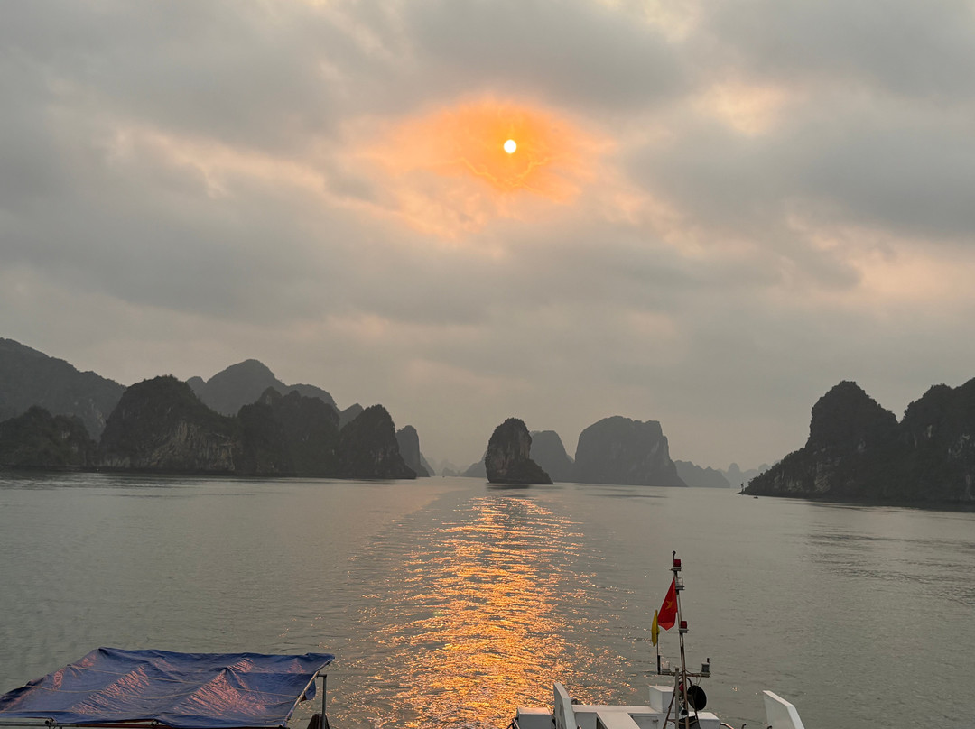 Ha Long Bay Lux Cruises-下龙湾必去景点