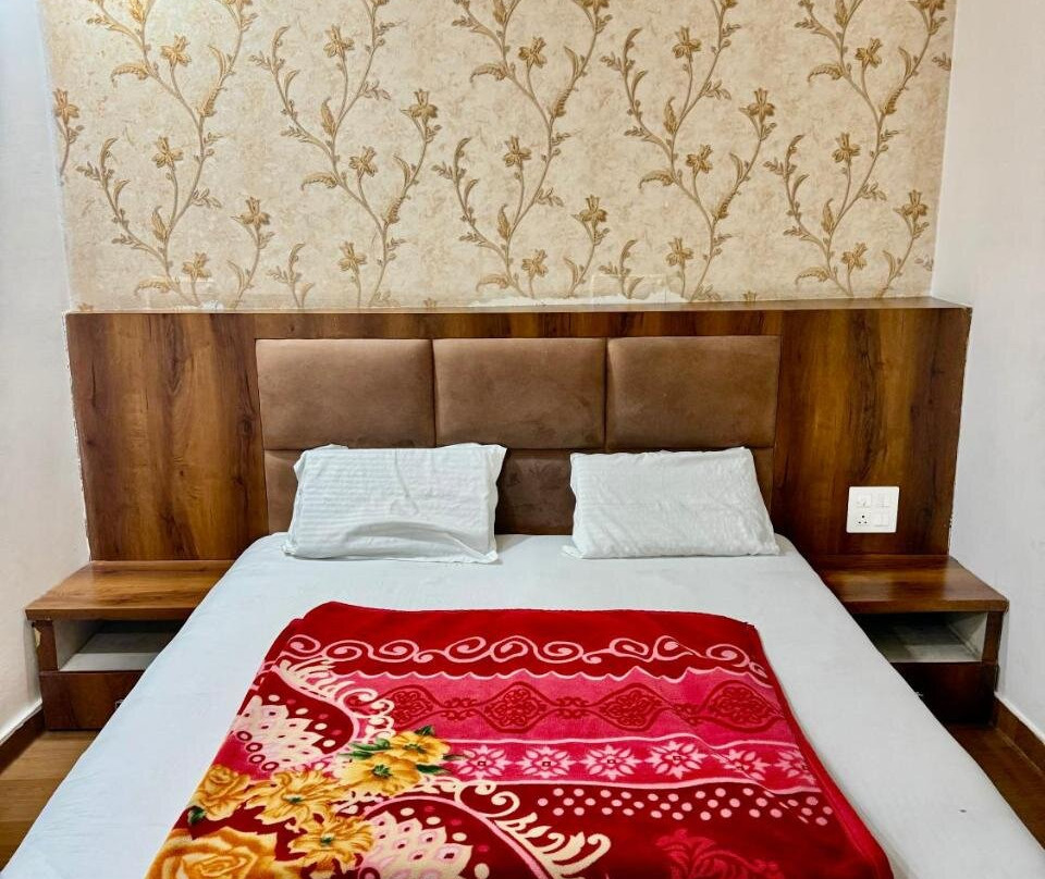 Moti Mahal Delux