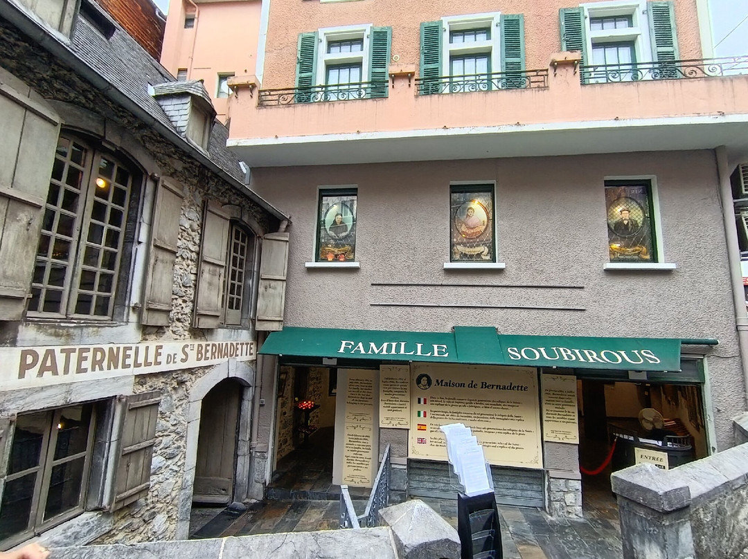 Moulin Lacadé - Maison Paternelle de Sainte Bernadette-卢尔德必去景点