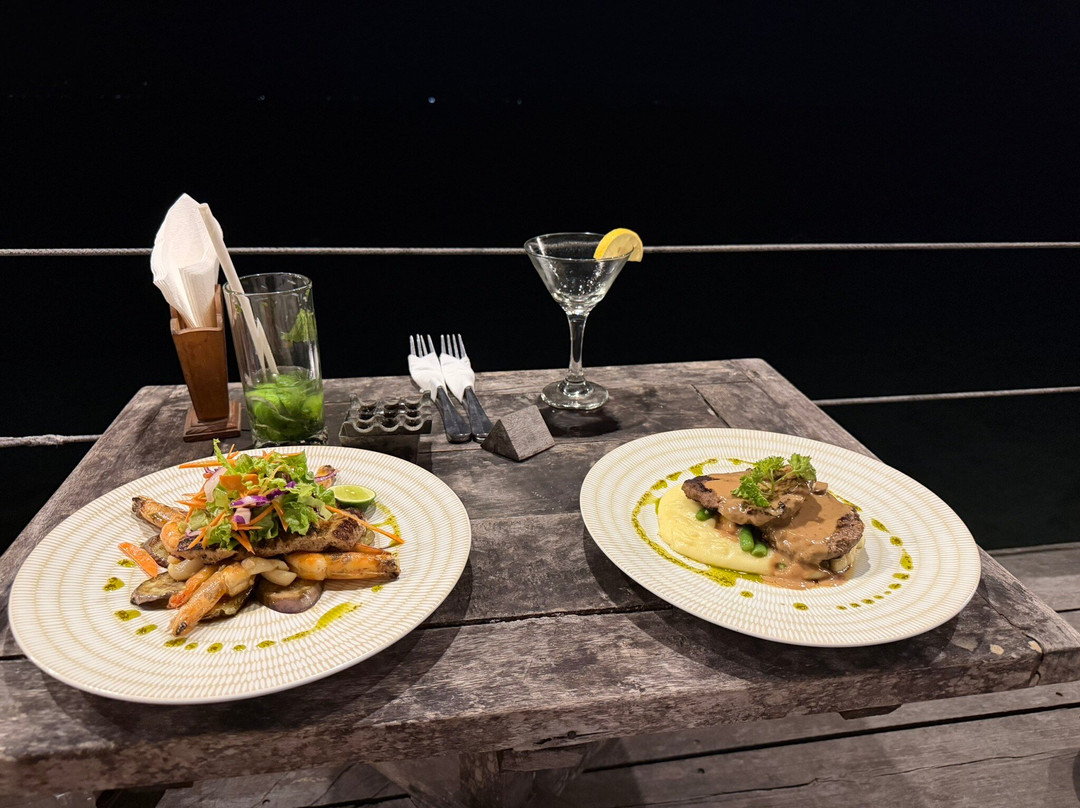 Lunak Cafe by The Sea