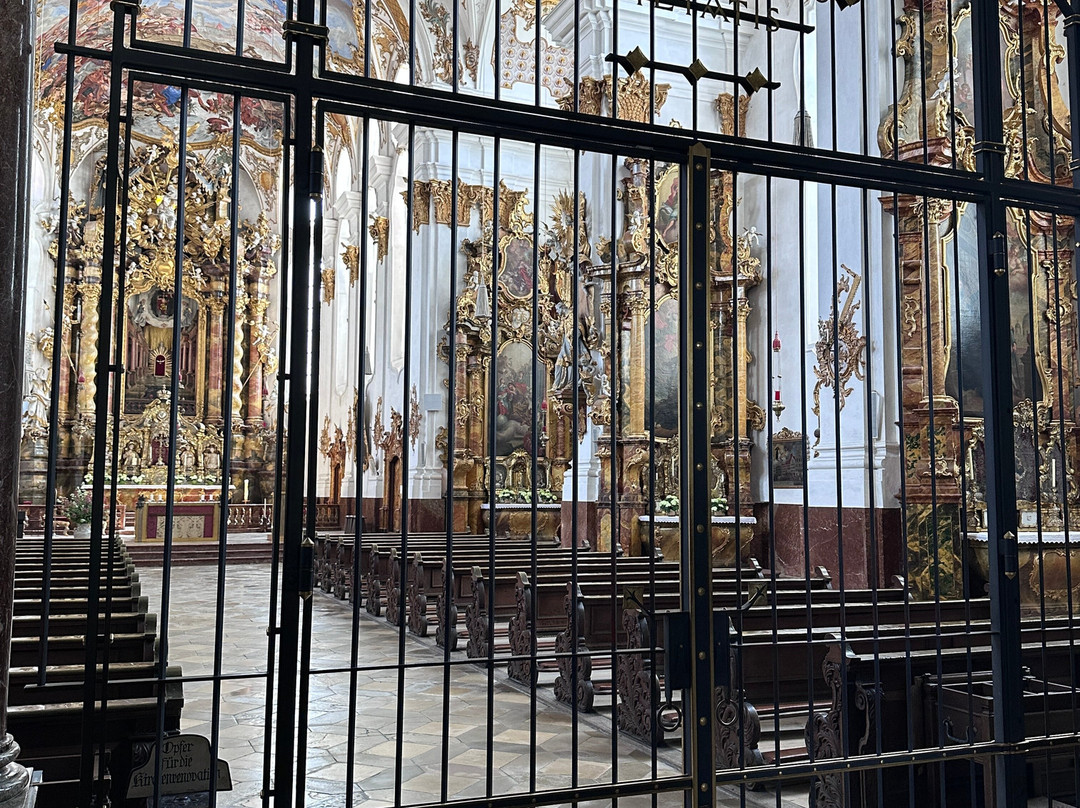 Heilig-Kreuz-Kirche-莱希河畔兰茨贝格必去景点