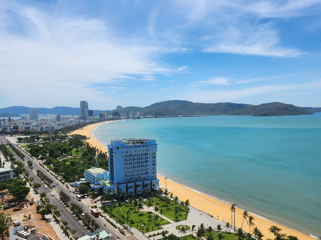 FLC归仁海滩城市酒店主图