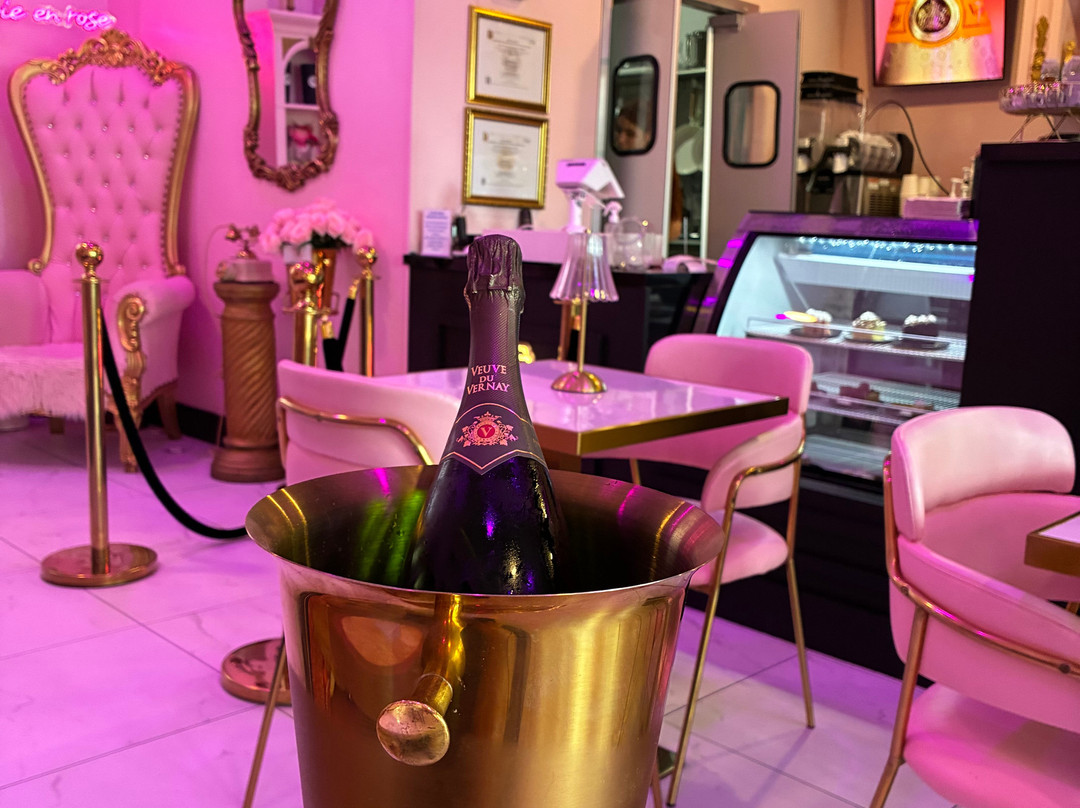 Chica Rosa Creperie & Cafe