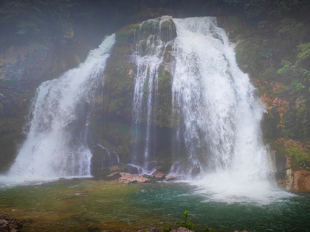 Virje Waterfall-博韦茨必去景点