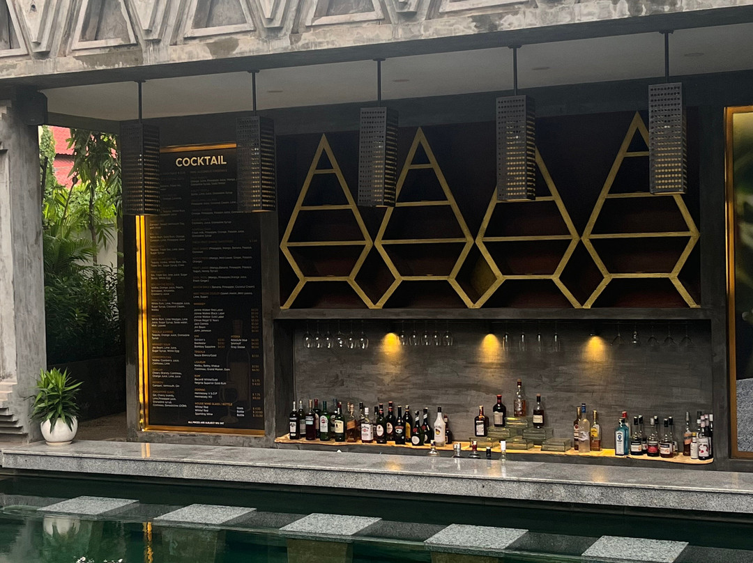 中央套房酒店主图