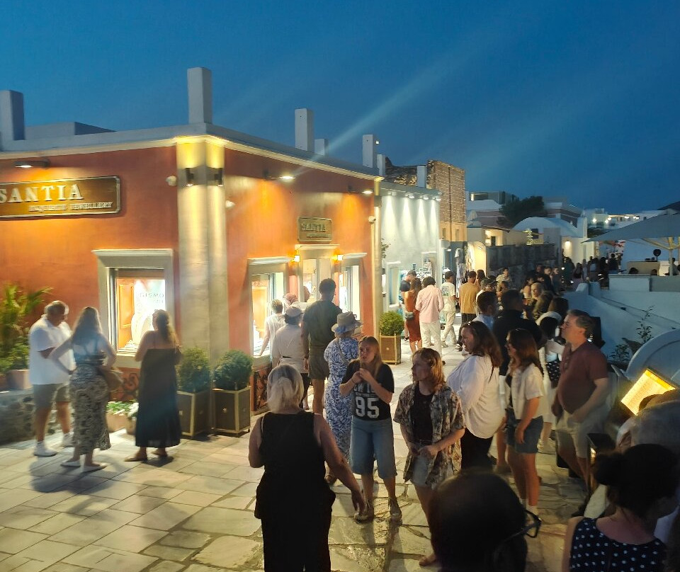 阿基亚艾里尼酒店主图