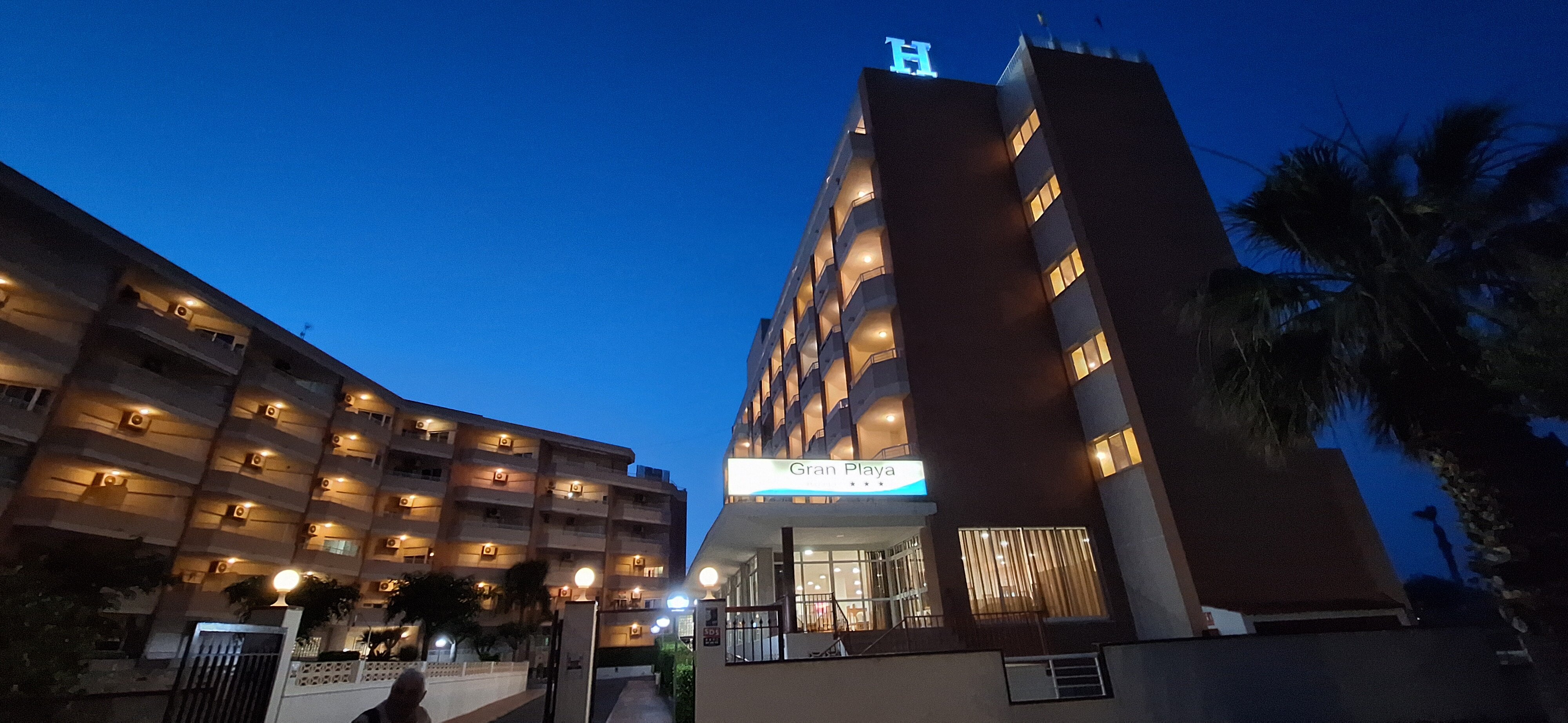 格兰海滩酒店-旅行者