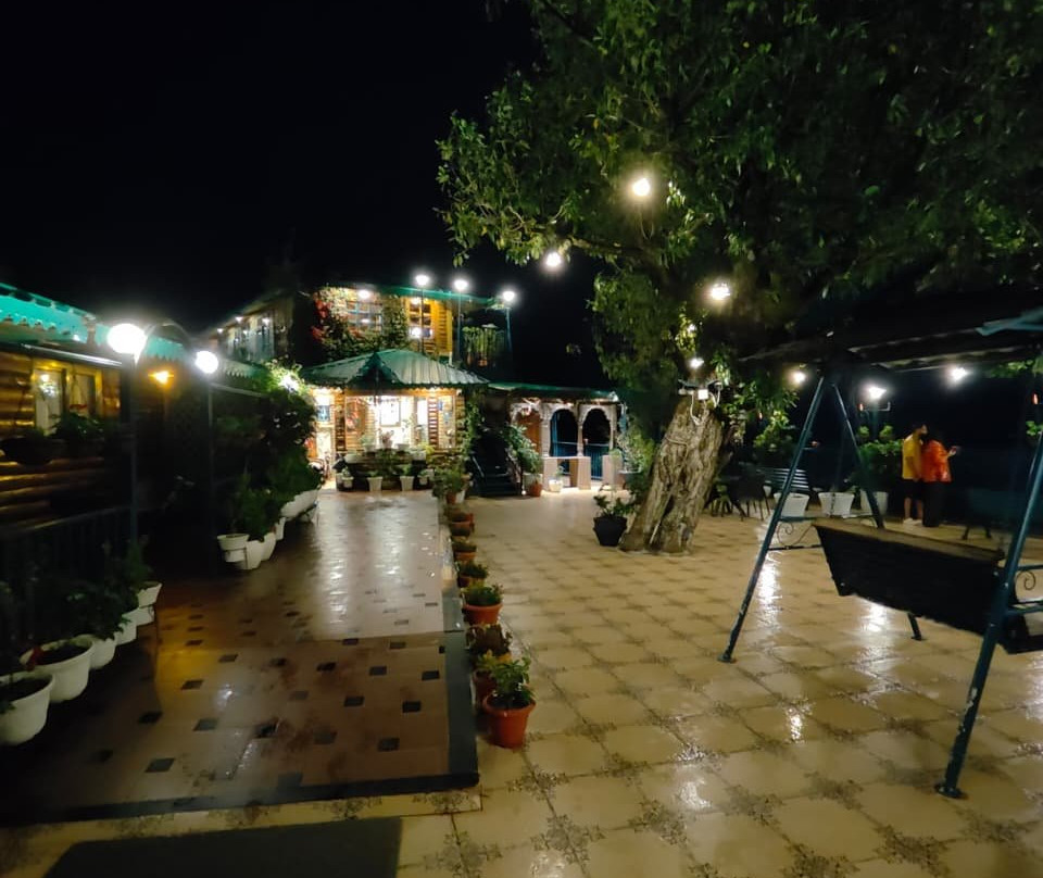 加里帕尼堡酒店主图