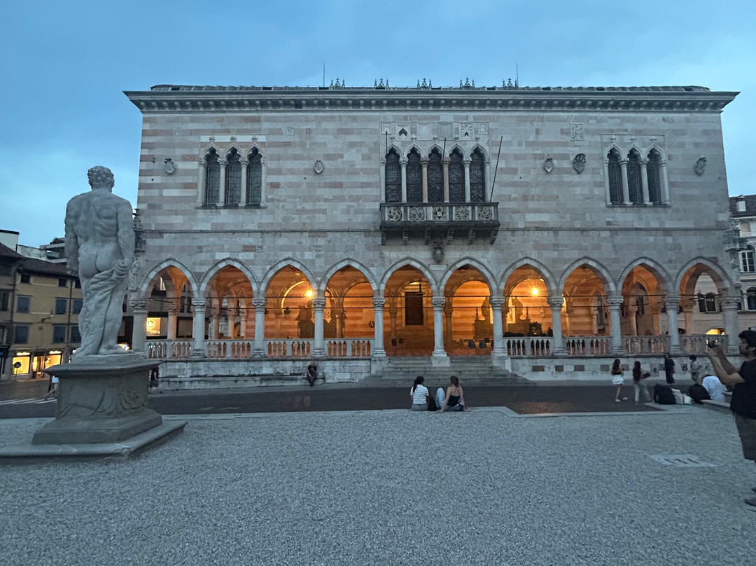 Loggia del Lionello-乌迪内必去景点