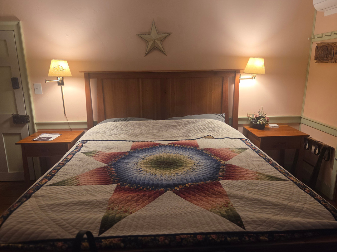 Country Hearth Bed and Breakfast主图