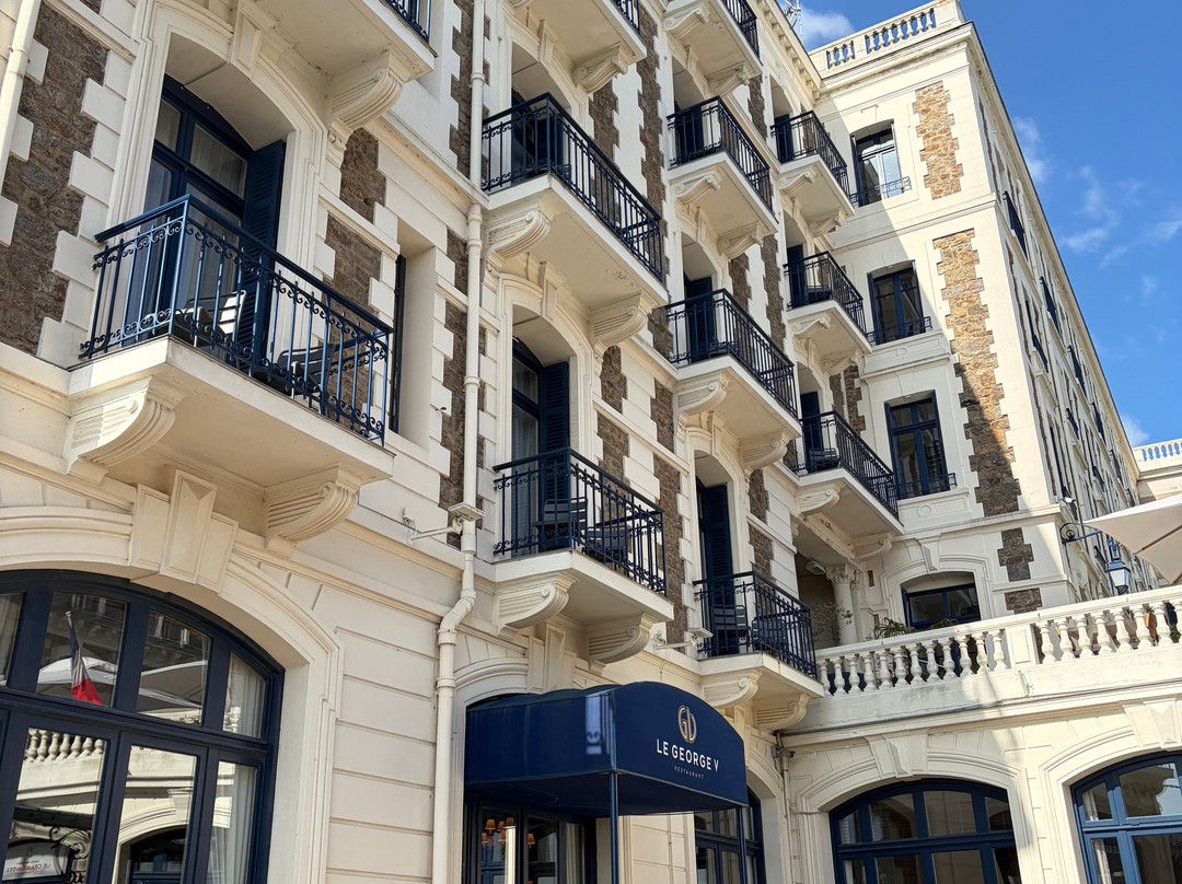 巴里尔迪纳尔酒店主图