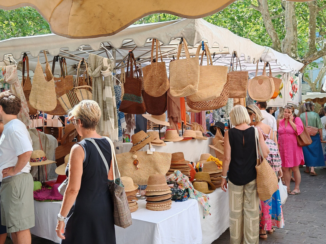 Uzes Market-泽斯必去景点