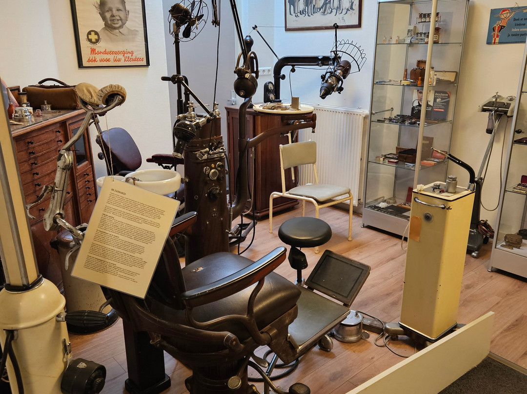 Museum De Dorpsdokter-希尔法伦贝克必去景点
