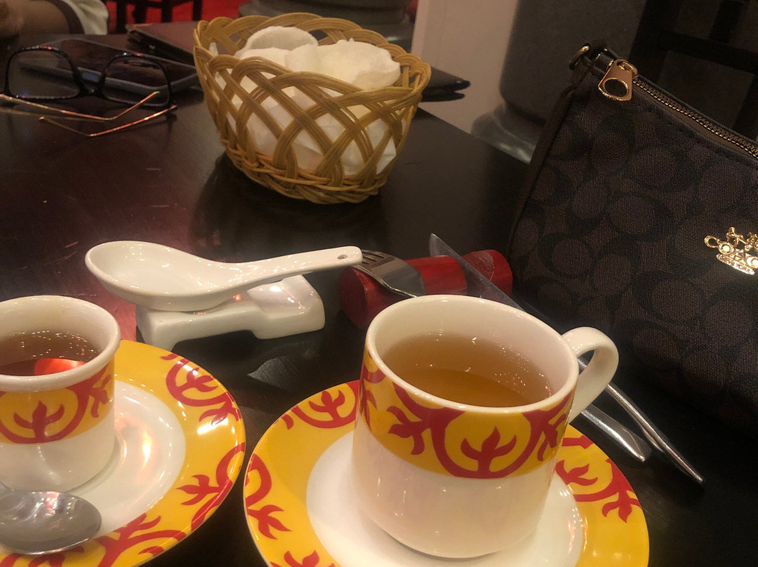 阿瓦里拉合尔酒店主图